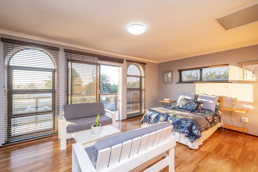 5 Bedroom Property for Sale in Protea Heights Western Cape